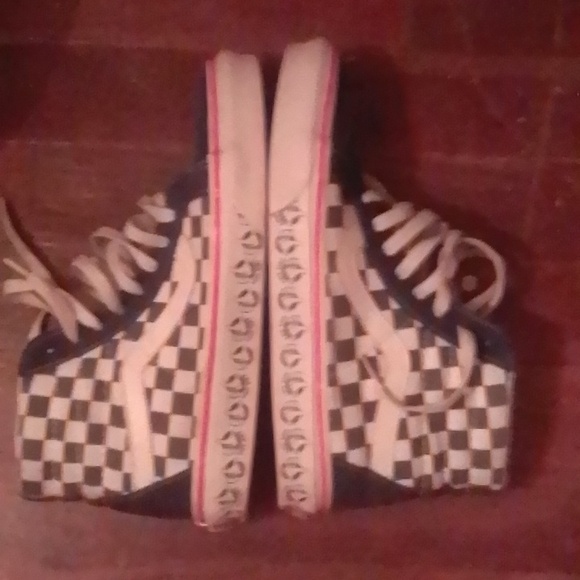 Vans - Picture 5 of 11